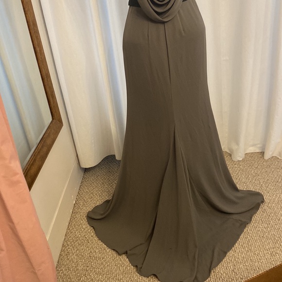 Grey asymmetrical evening gown - Picture 5 of 7